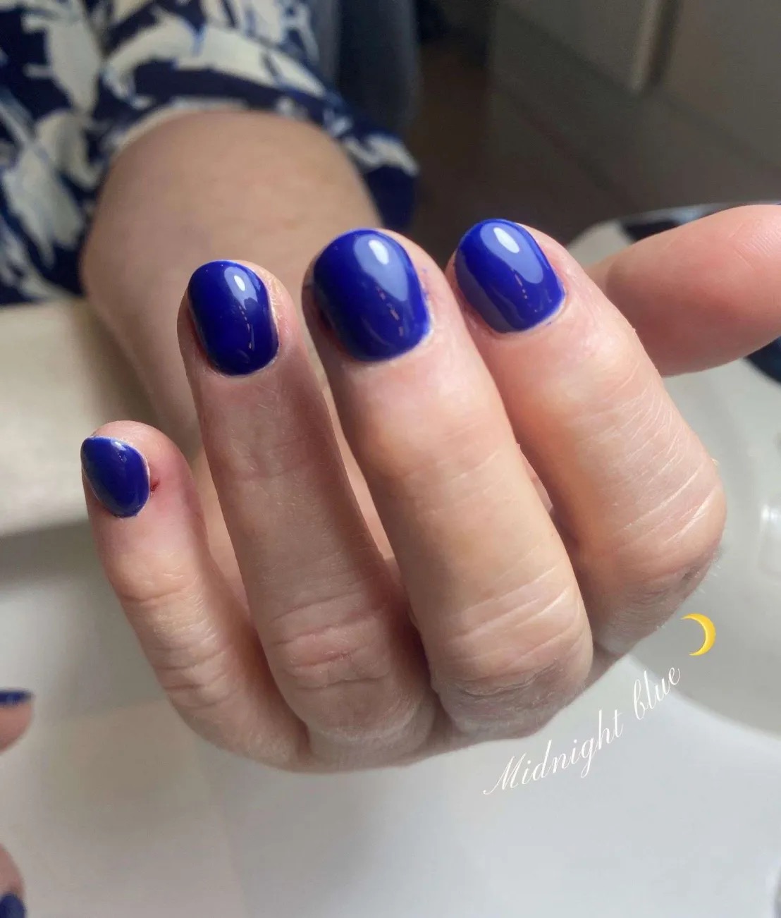 Midnight blue gel nagels
